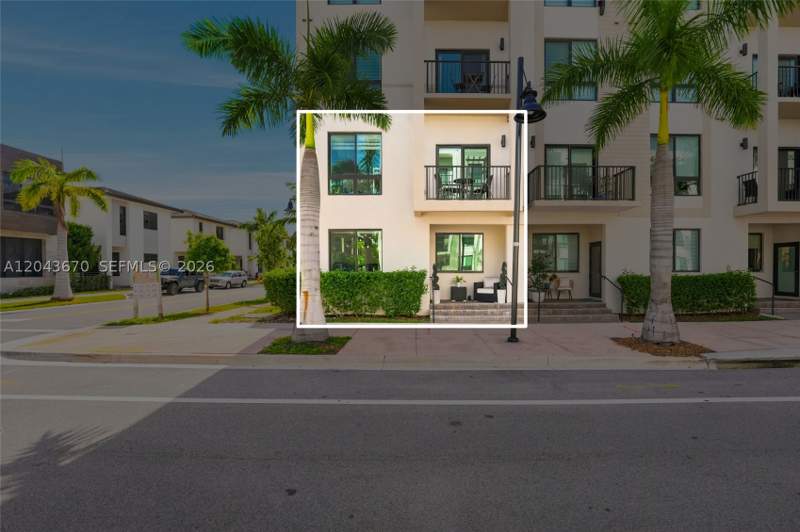 3 bedroom Condominium at 8167 NW 41st St E-101, Downtown Doral South Phas, Doral — photo 2