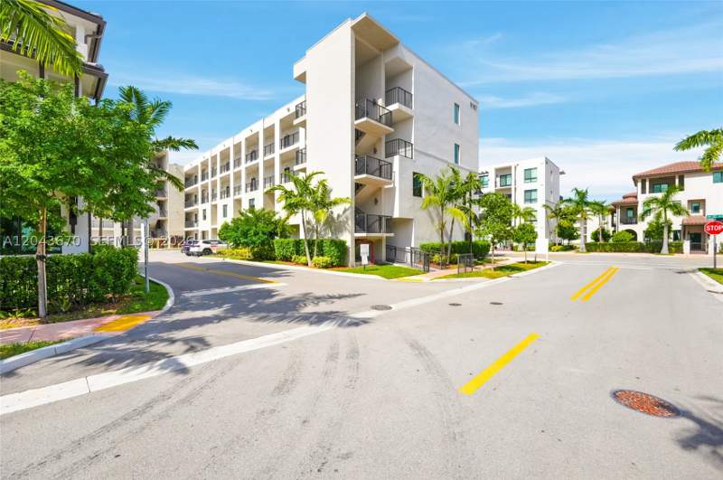 3 bedroom Condominium at 8167 NW 41st St E-101, Downtown Doral South Phas, Doral — photo 4