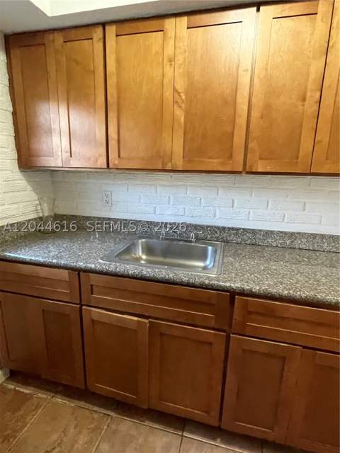 7841 Dunham Blvd 6, Miami FL - photo 16 of 18