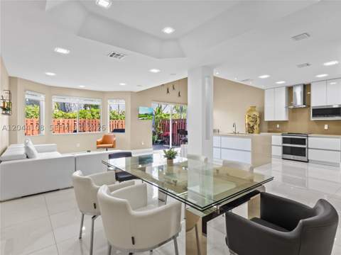 7086 NW 116th Ct, Doral FL - photo 10 of 48