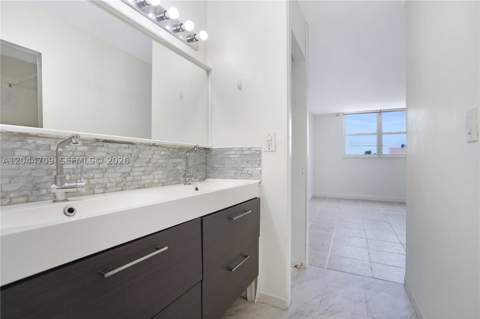 6900 Bay Dr 3H, Miami Beach FL - photo 16 of 34