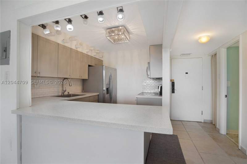 1 bedroom Condominium at 6900 Bay Dr 3H, Stanton House Condo, Miami Beach — photo 4