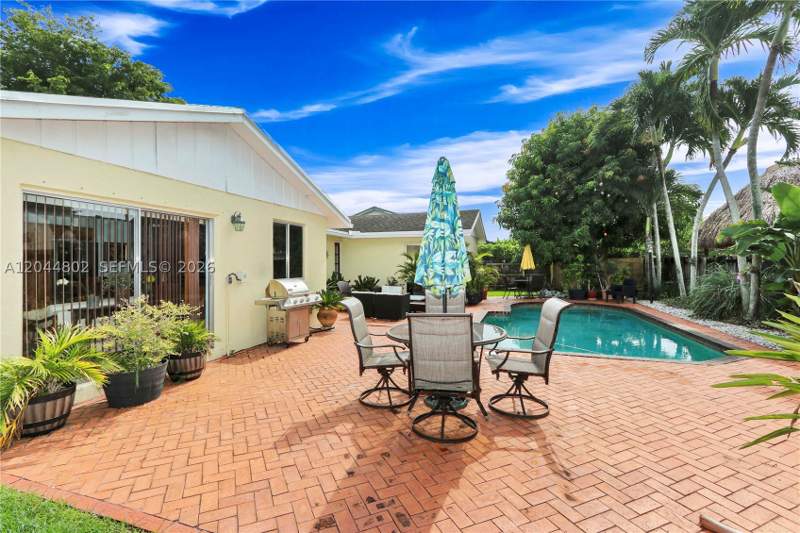 3 bedroom SingleFamilyResidence at 12730 SW 119th St, Shores Lindgren, Miami — photo 5