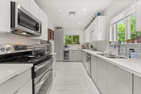 721 Bird Rd, Coral Gables FL - photo 8 of 24