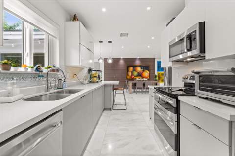 721 Bird Rd, Coral Gables FL - photo 9 of 24