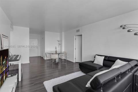 7441 Wayne Ave 10H, Miami Beach FL - photo 11 of 38