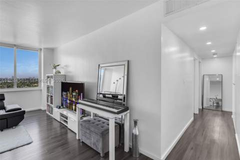 7441 Wayne Ave 10H, Miami Beach FL - photo 14 of 38