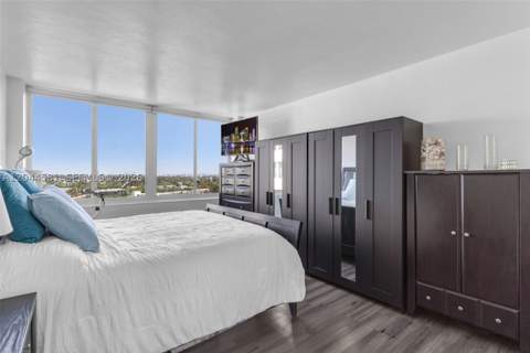 7441 Wayne Ave 10H, Miami Beach FL - photo 17 of 38