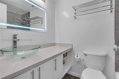 7441 Wayne Ave 10H, Miami Beach FL - photo 7 of 38
