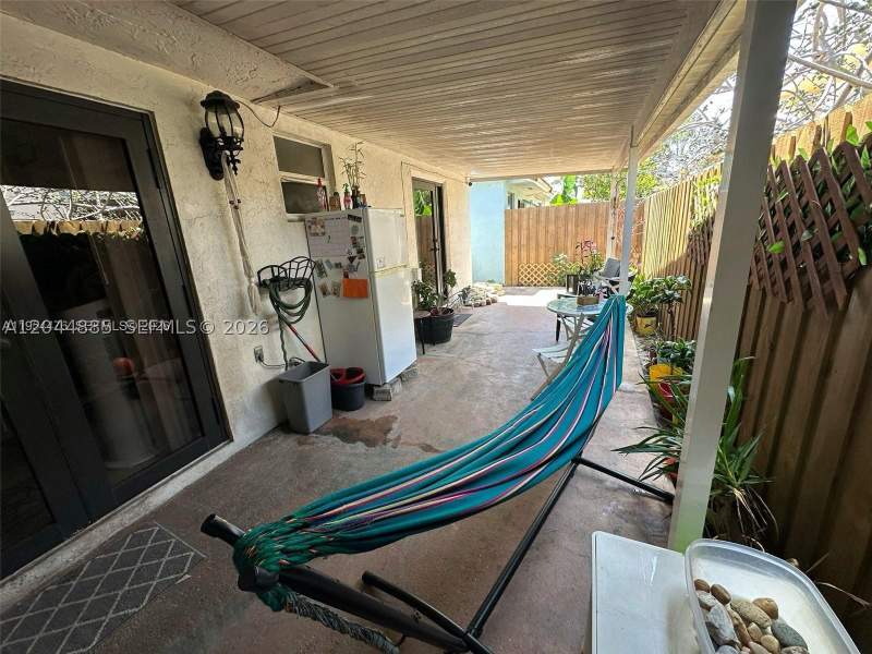 3 bedroom SingleFamilyResidence at 11537 SW 6th St, University Courts Sub, Sweetwater — photo 2