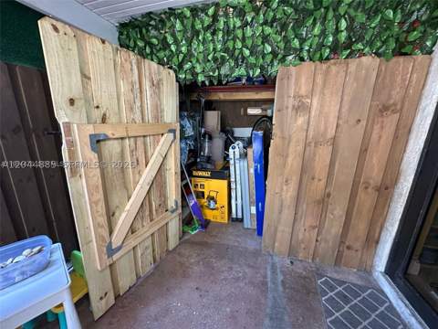 11537 SW 6th St, Sweetwater FL - photo 6 of 7
