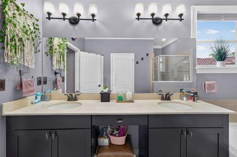 2135 NW 14th Ter, Homestead FL - photo 13 of 32