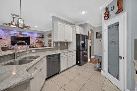 2135 NW 14th Ter, Homestead FL - photo 14 of 32