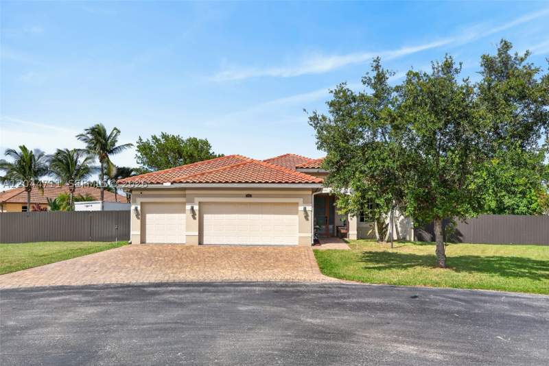 4 bedroom SingleFamilyResidence at 2135 NW 14th Ter, Redland Reef, Homestead — photo 2