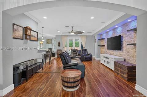 2135 NW 14th Ter, Homestead FL - photo 8 of 32