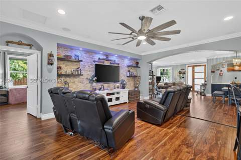 2135 NW 14th Ter, Homestead FL - photo 9 of 32