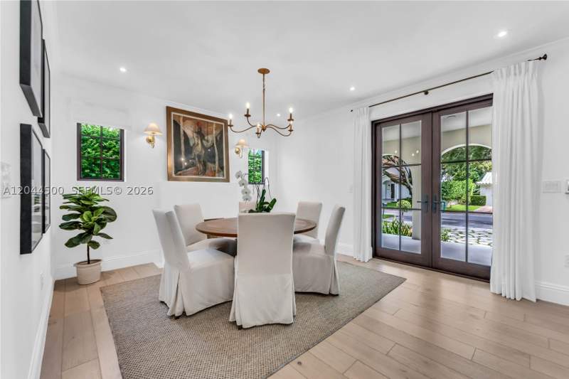 3 bedroom SingleFamilyResidence at 5730 SW 49th St, Biltmore Heights A, South Miami — photo 4