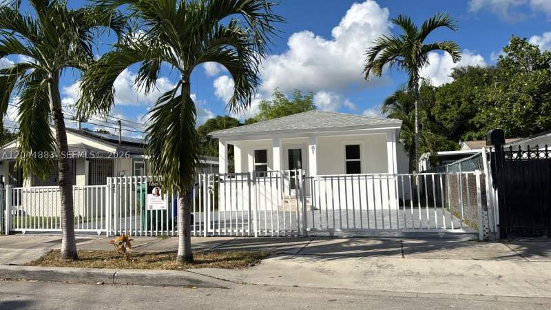 3 bedroom SingleFamilyResidence at 81 NW 44th St, Buena Vista Heights Addn, Miami — photo 2