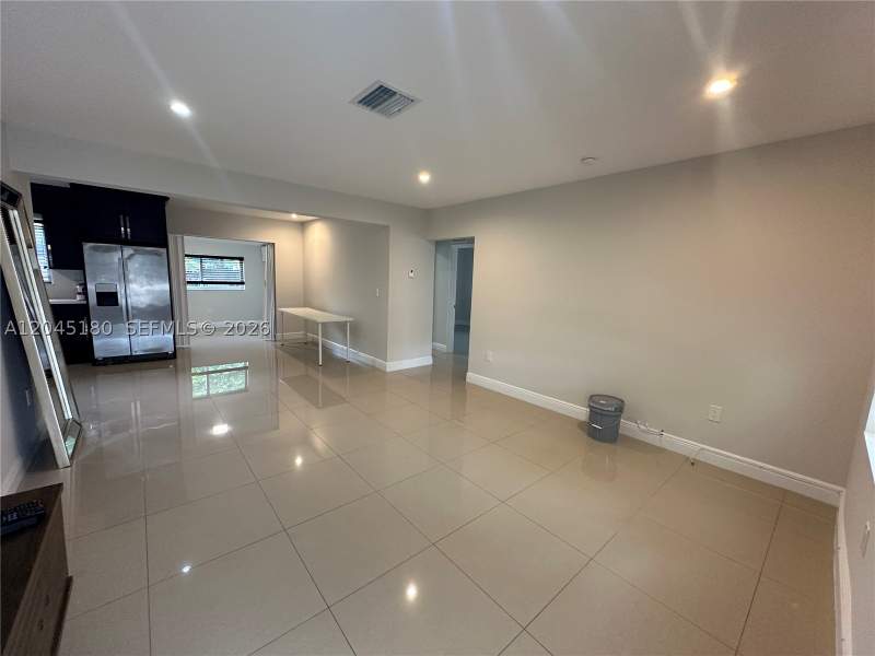 3 bedroom SingleFamilyResidence at 2155 Biarritz Dr, Isle Of Normandy Miami Vi, Miami Beach — photo 5