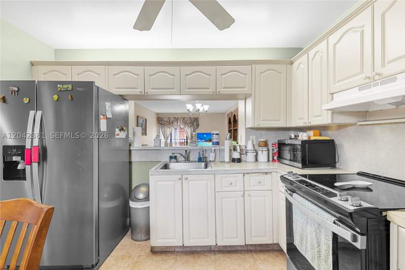 3 bedroom Condominium at 1800 W 54th St 209, Westland Condo, Hialeah — photo 2