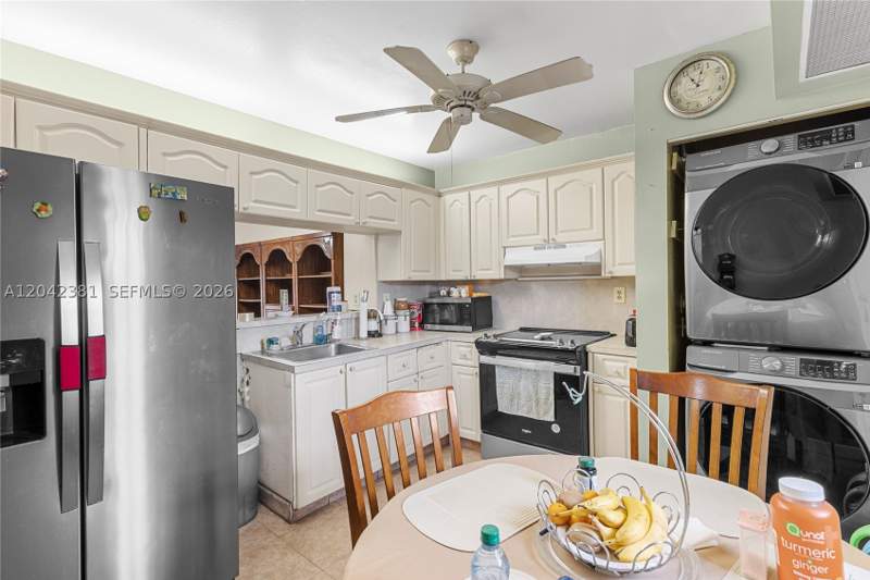 3 bedroom Condominium at 1800 W 54th St 209, Westland Condo, Hialeah — photo 3