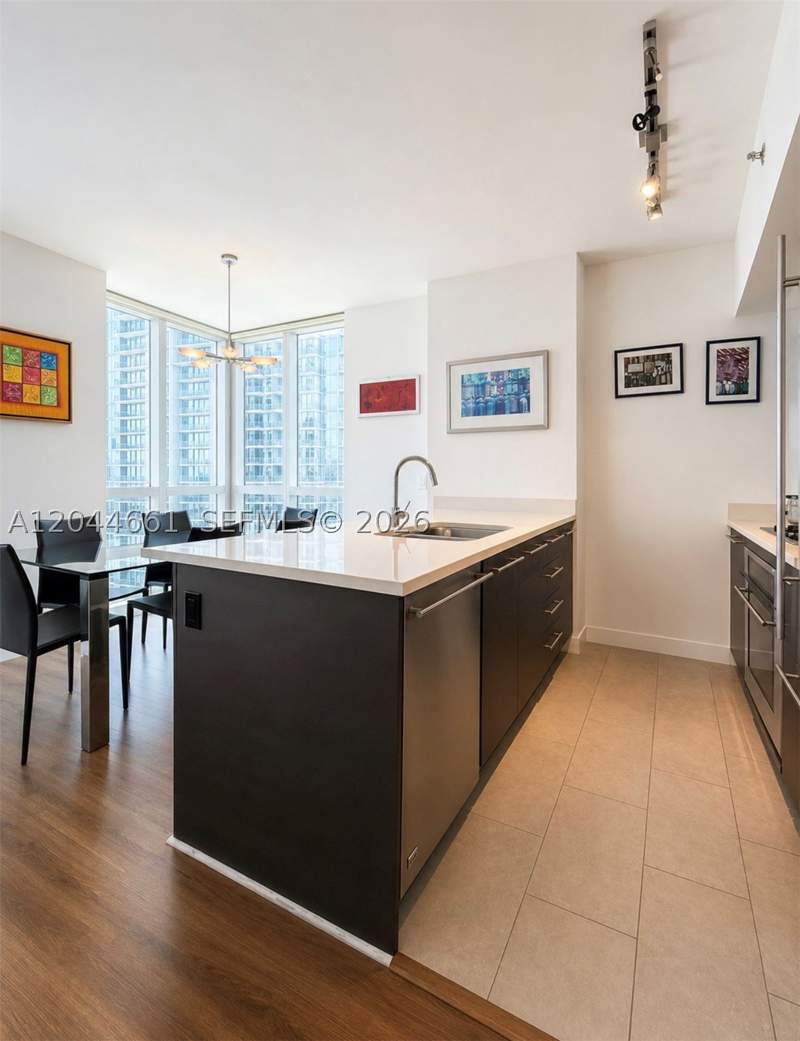 2 bedroom Condominium at 55 SE 6th St 2802, 500 Brickell West Condo, Miami — photo 3