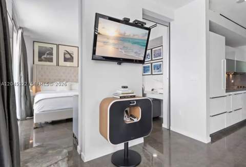 220 21st St 401, Miami Beach FL - photo 17 of 38