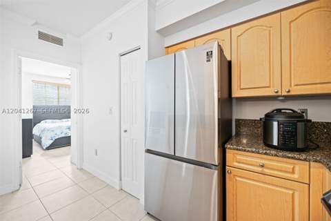6861 SW 44th St 202, Miami FL - photo 15 of 49