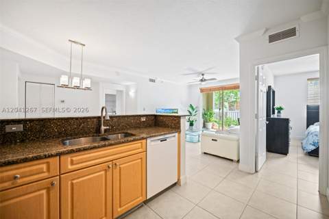 6861 SW 44th St 202, Miami FL - photo 16 of 49