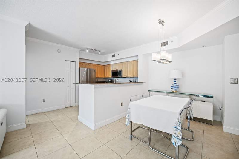2 bedroom Condominium at 6861 SW 44th St 202, Gables Court Condo, Miami — photo 5