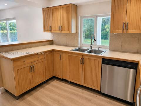 10521 SW 125th St, Miami FL - photo 8 of 31