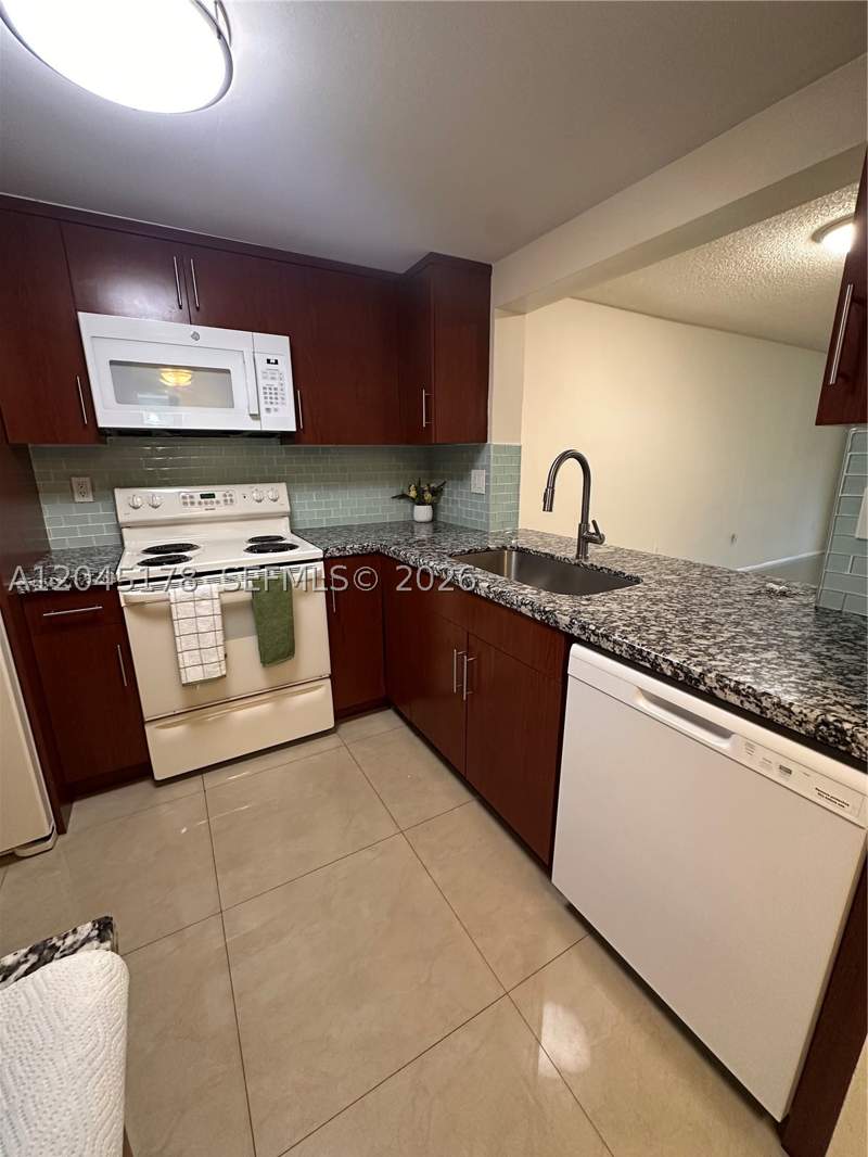 1 bedroom Condominium at 10845 SW 112th Ave 211, Gardens Of Kendall So Con, Miami — photo 4