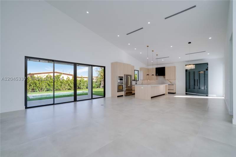 4 bedroom SingleFamilyResidence at 4321 SW 99th Ave, Fairlawn Estates, Miami — photo 5