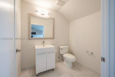 2535 NE 193rd St 3104, Miami FL - photo 6 of 27