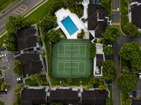 7090 NW 179th St 108, Hialeah FL - photo 13 of 17