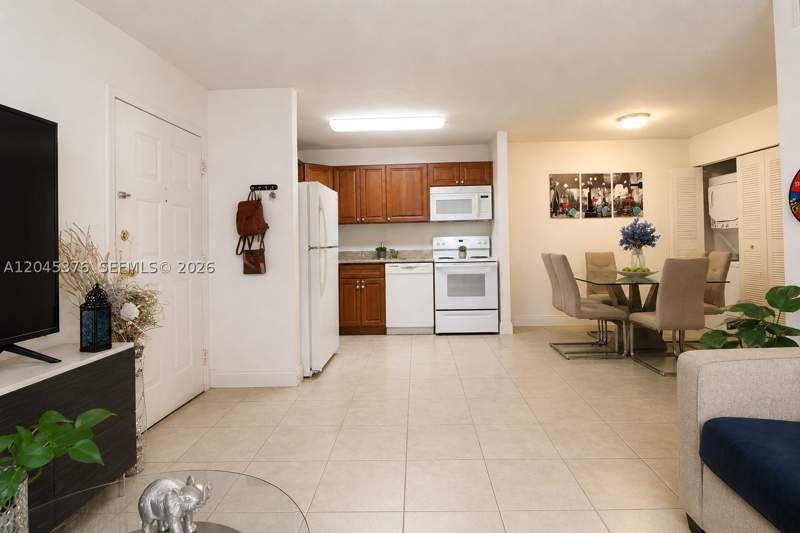 2 bedroom Condominium at 7090 NW 179th St 108, Villa Bellini Condo, Hialeah — photo 2