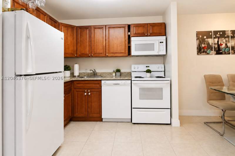2 bedroom Condominium at 7090 NW 179th St 108, Villa Bellini Condo, Hialeah — photo 3