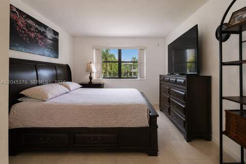 7090 NW 179th St 108, Hialeah FL - photo 8 of 17