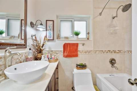 13776 Kendale Lakes Dr, Miami FL - photo 17 of 33