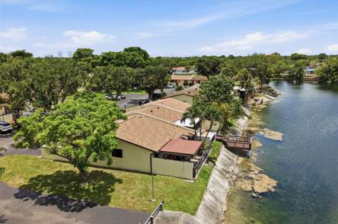13776 Kendale Lakes Dr, Miami FL - photo 21 of 33