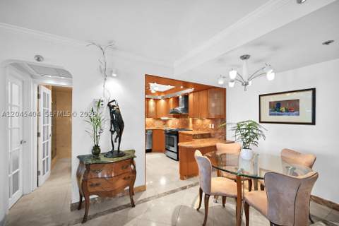5225 Collins Ave 1117, Miami Beach FL - photo 10 of 35