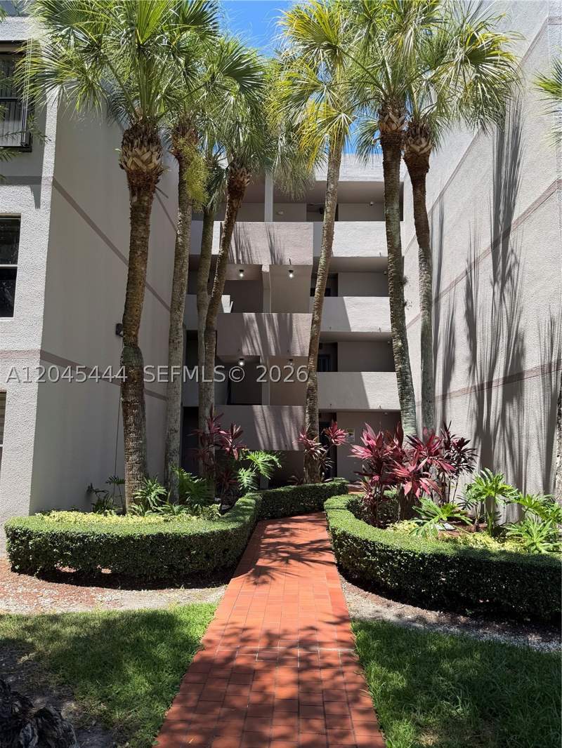 3 bedroom Condominium at 8820 SW 132nd Pl 405D-S, Calusa Club Vilg Bldg D S, Miami — photo 2