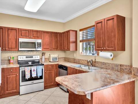 8887 SW 225th St, Cutler Bay FL - photo 18 of 64