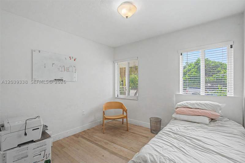 3 bedroom SingleFamilyResidence at 702 Boabadilla St, Coral Gables Flagler Stre, Coral Gables — photo 5