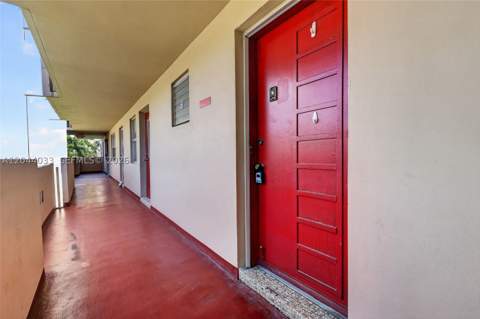 1501 NE 191st St C203, Miami FL - photo 7 of 30
