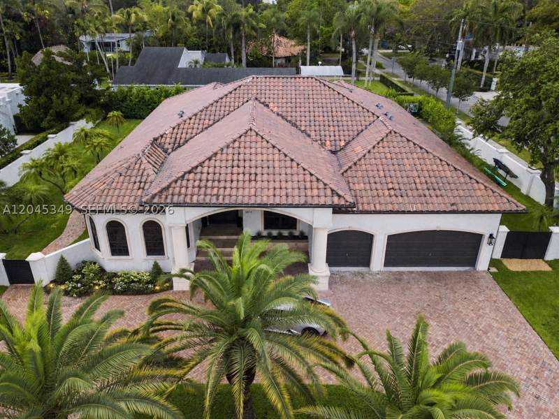 4 bedroom SingleFamilyResidence at 6874 SW 57th Ter, Beverly Hills, Miami — photo 2
