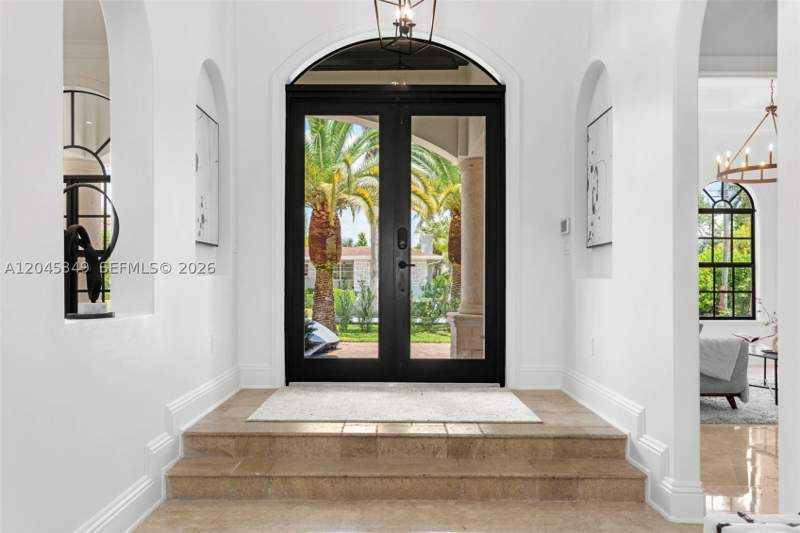 4 bedroom SingleFamilyResidence at 6874 SW 57th Ter, Beverly Hills, Miami — photo 4