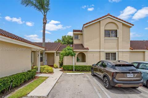 6233 NW 170th Ter, Miami FL - photo 10 of 44