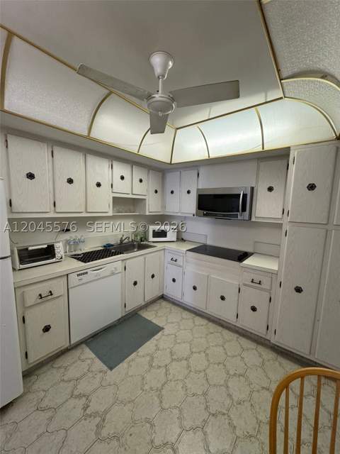18051 Biscayne Blvd 803, Aventura FL - photo 8 of 14