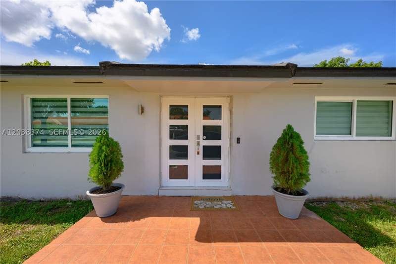 4 bedroom SingleFamilyResidence at 9724 SW 4th Terrace, West Gdn 1st Addn Sec 2, Miami — photo 3